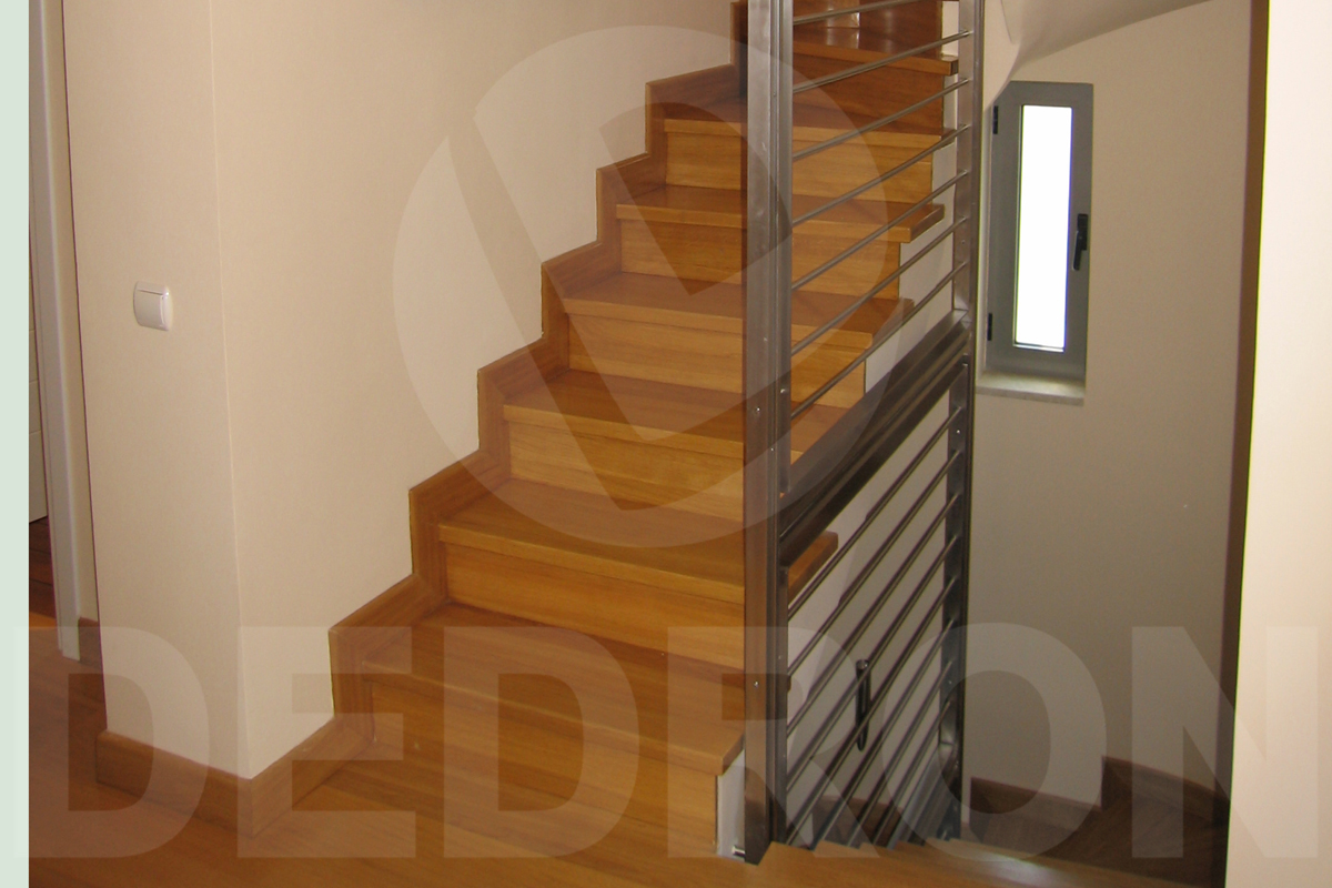 Δρύινη Σκάλα εσωτερικού χώρου